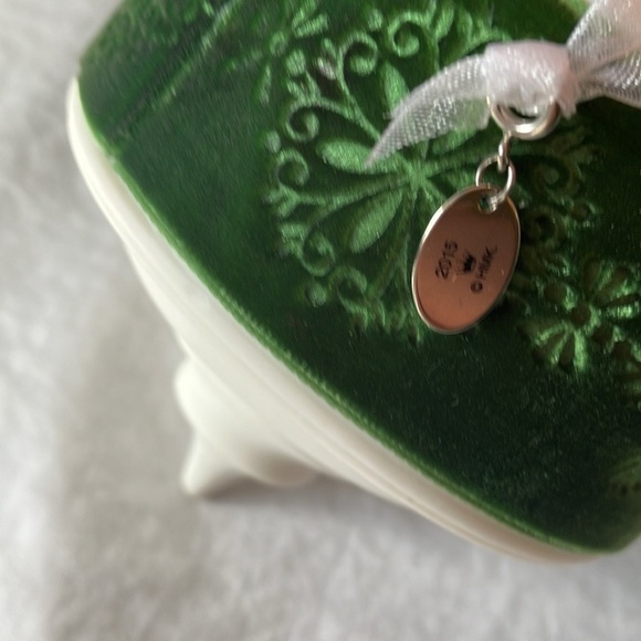 Hallmark: 2015- Keepsake Ornament- Emerald Joy Ceramic Christmas Ornament - Picture 2 of 16